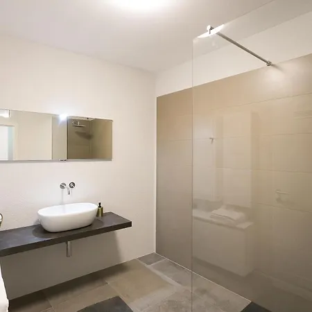Parksuites Apartment *