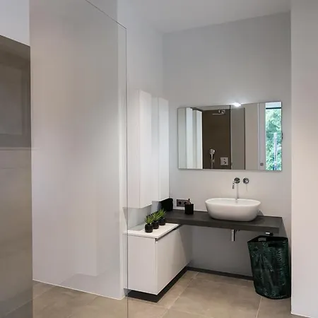 Parksuites Apartment